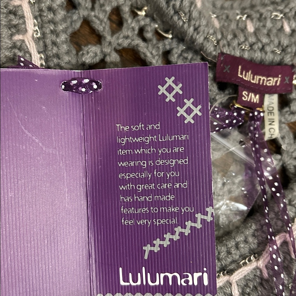 NWT Lulumari Women’s Gray Crochet Sleeveless Top Size Small/Medium - Picture 8 of 9